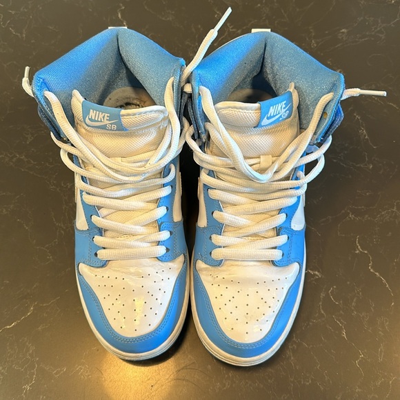 Nike UNC dunks from 2013 — patent leather, size 9.5 men’s - Picture 3 of 9